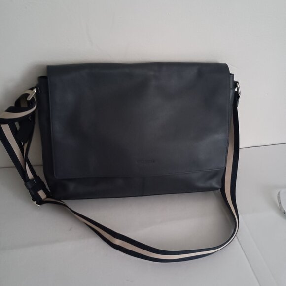 Coach Navy Blue Pebbled Charles Leather Messenger Bag F54792 Excellent Condition - Picture 15 of 15